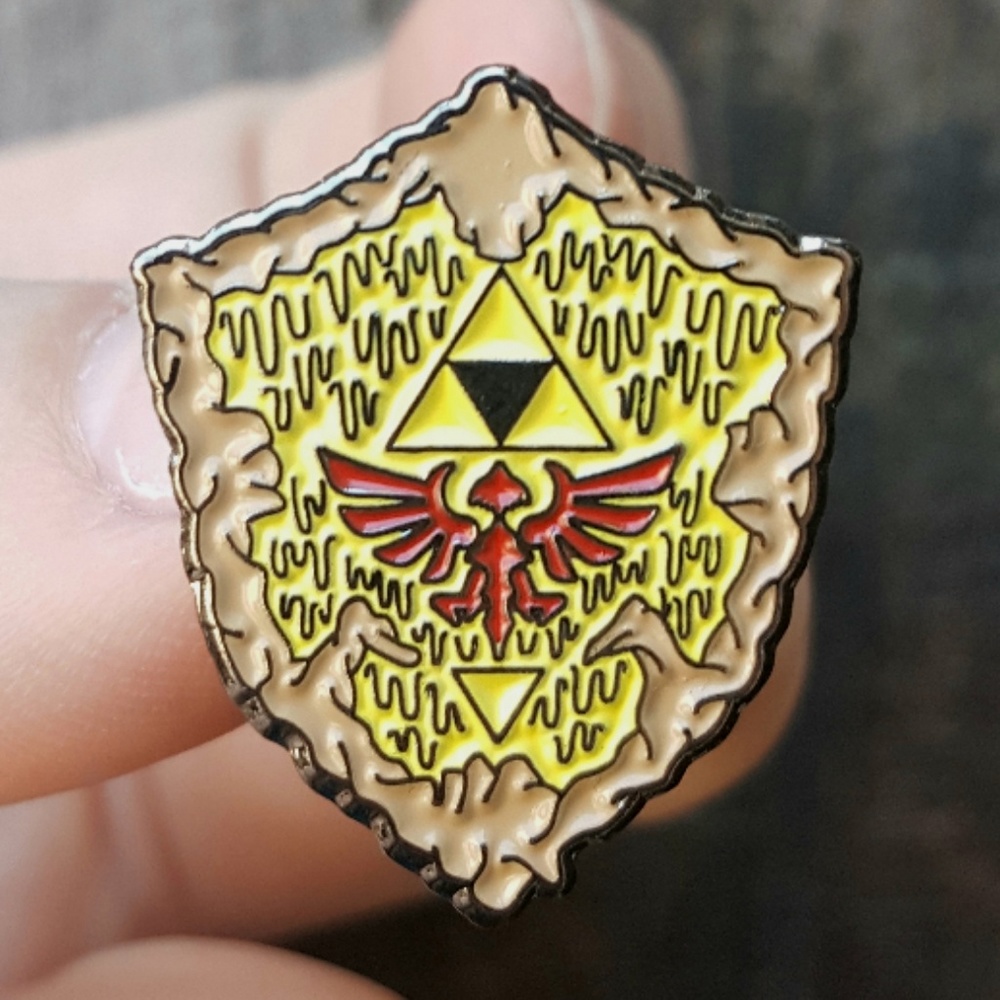 Pie-lian Shield 1" Enamel Pin
